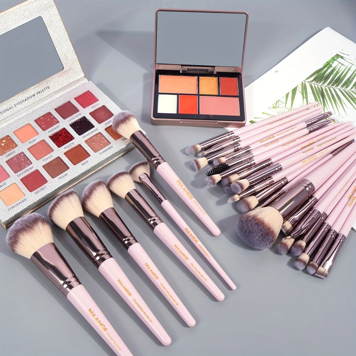 Professional 30-Piece Makeup Brush Set with Travel Bag — Full Face Foundation, Contour & Eye Brushes