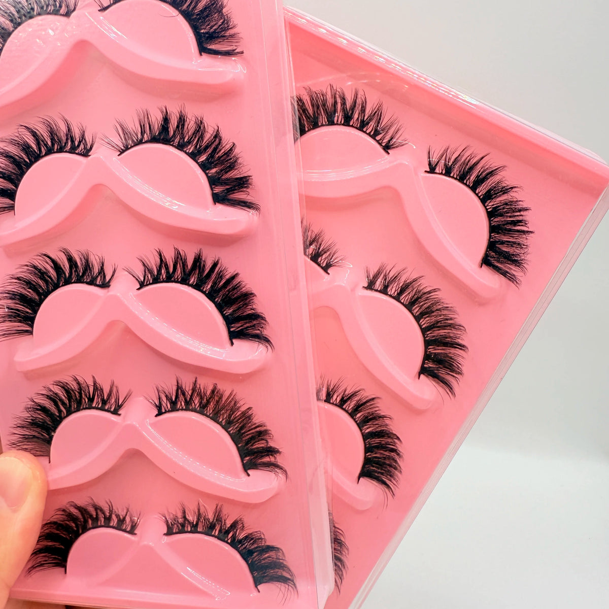 Hot Selling Makeup 5 Pairs Cat Eye Lashes Faux False Eyelashes Dramatic Volume Strip Lashes