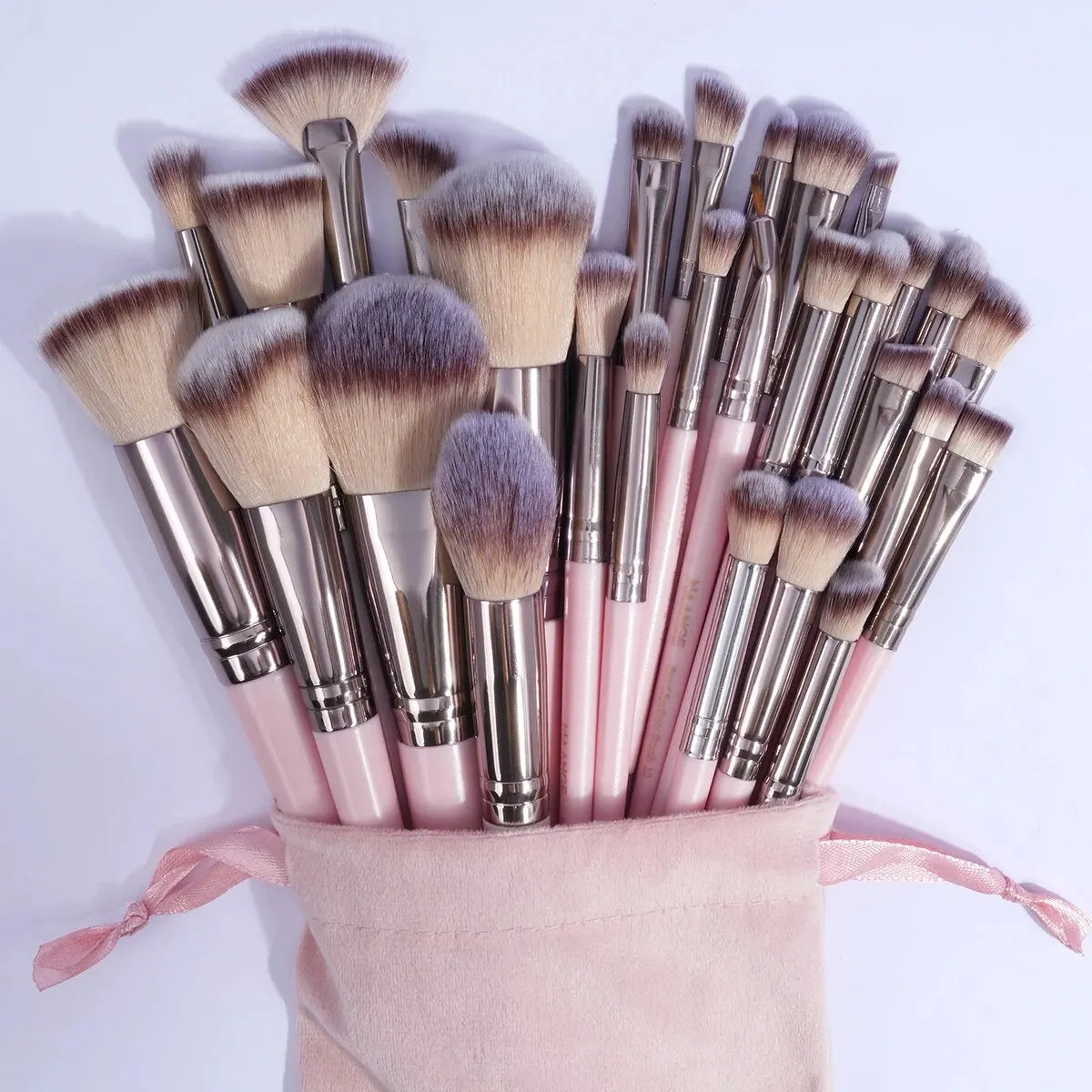 Professional 30-Piece Makeup Brush Set with Travel Bag — Full Face Foundation, Contour & Eye Brushes