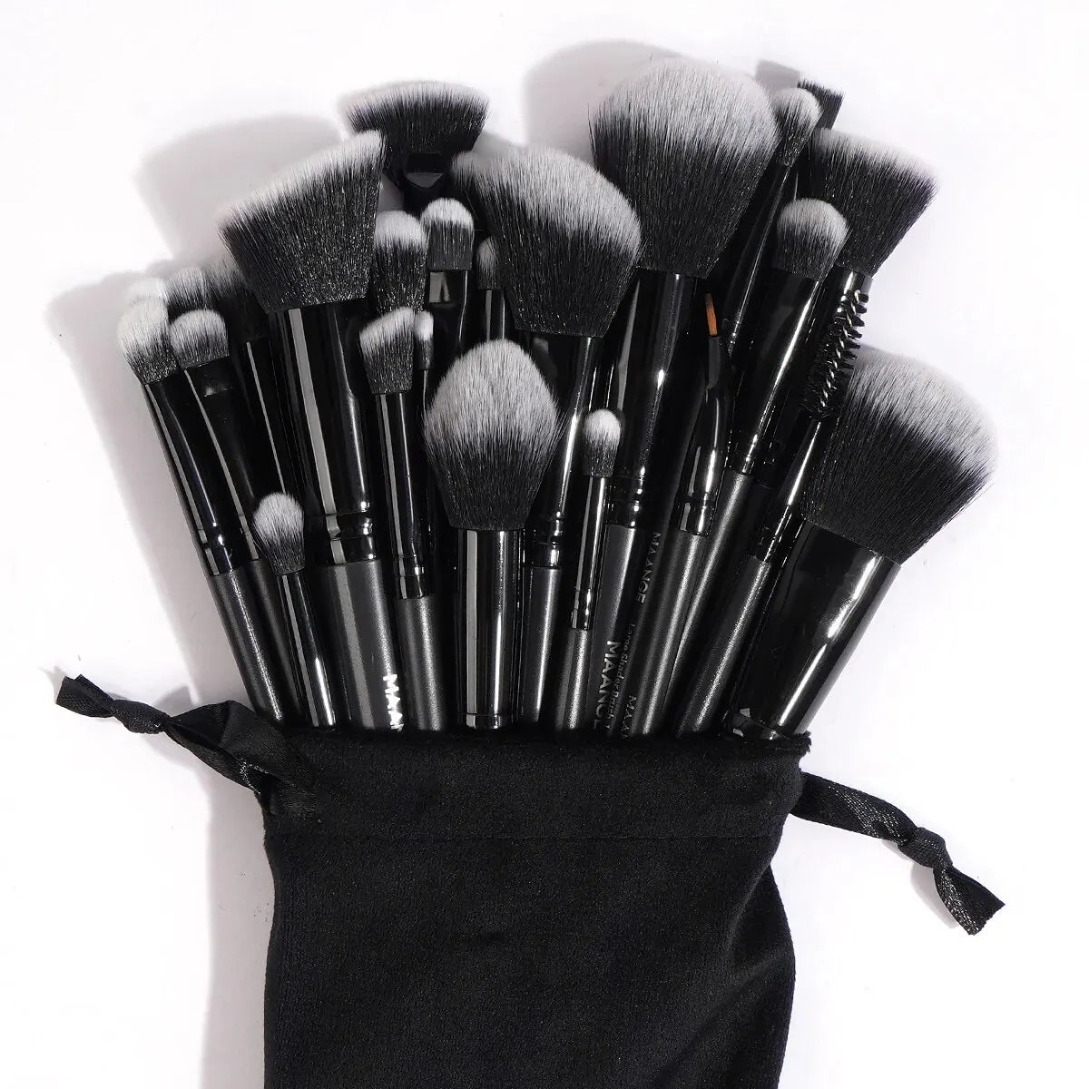 Professional 30-Piece Makeup Brush Set with Travel Bag — Full Face Foundation, Contour & Eye Brushes