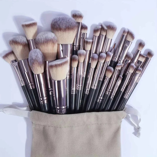 Professional 30-Piece Makeup Brush Set with Travel Bag — Full Face Foundation, Contour & Eye Brushes